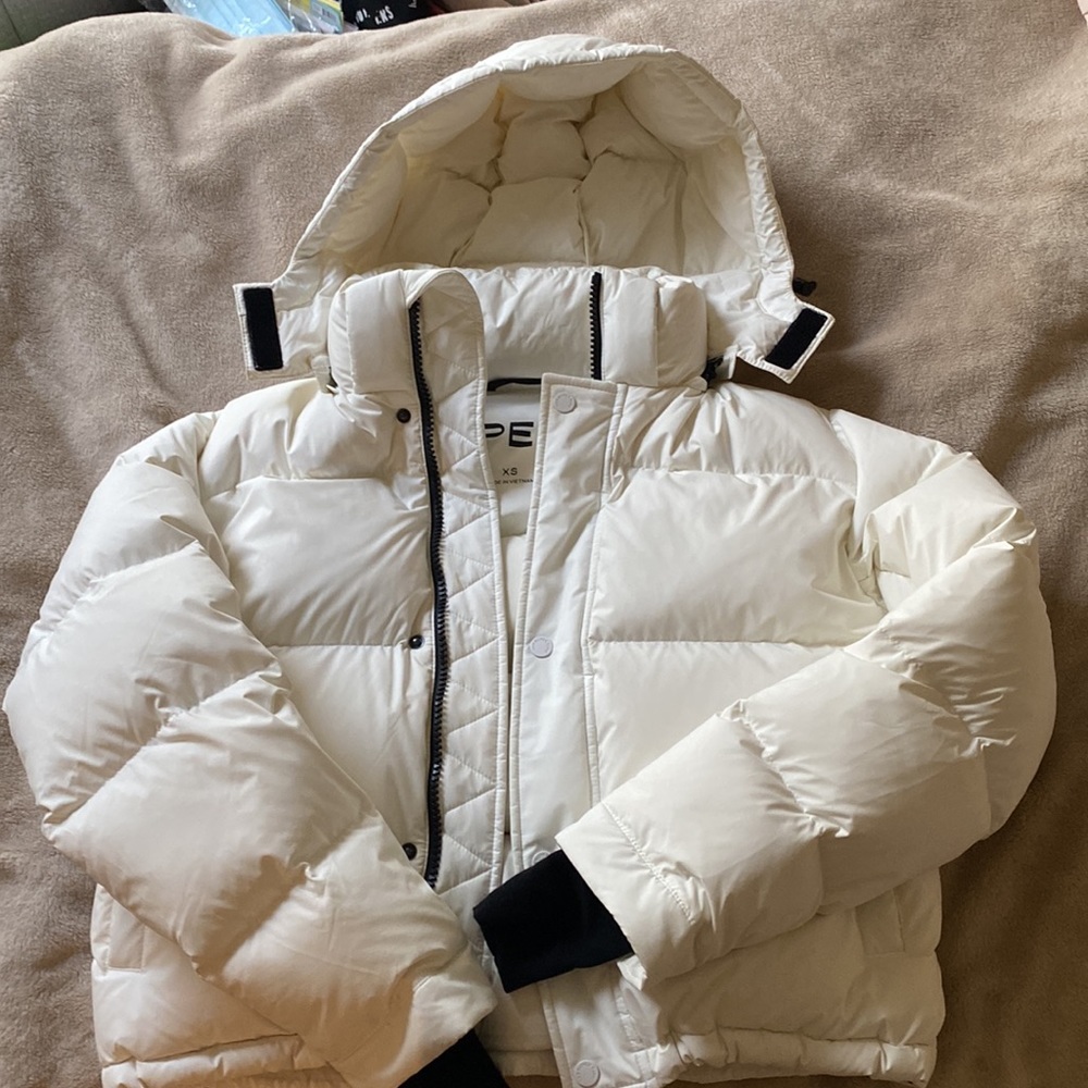 aritzia super puff jacket (shortie)